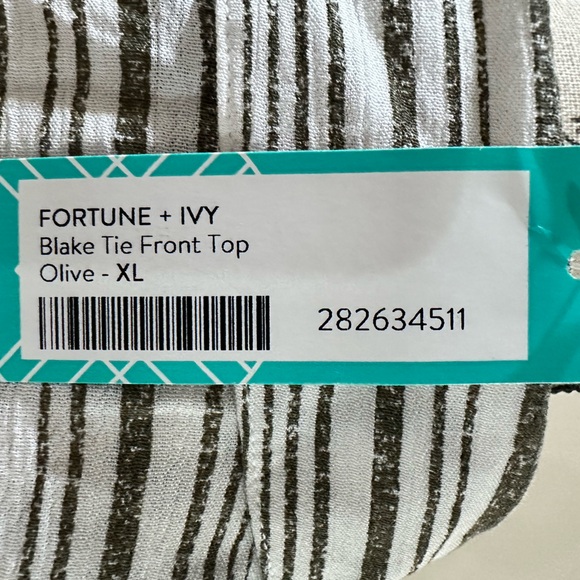 Fortune & Ivy top NWT - Picture 4 of 4